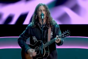 Aaron Rizzo The Voice 2025 Audition  Drops of Jupiter  Train  Season 27